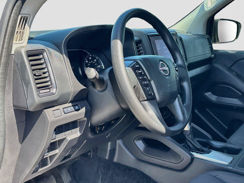 Used 2024 Nissan Frontier S w/ Technology Package RWD image 9