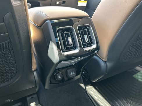 New 2026 Kia Sorento SX Prestige AWD/4WD image 17