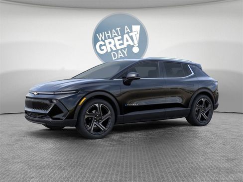 New 2026 Chevrolet Equinox EV LT w/ Convenience Package II image 2