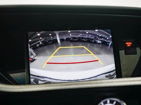 Used 2017 Lexus ES 300h w/ Luxury Package image 24