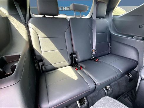 Used 2024 Chevrolet Traverse RS w/ LPO, Floor Liner Package FWD image 26