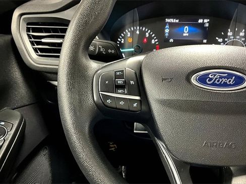 Used 2022 Ford Escape SE image 11
