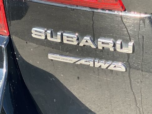 Used 2017 Subaru Outback 2.5i Limited AWD/4WD image 11