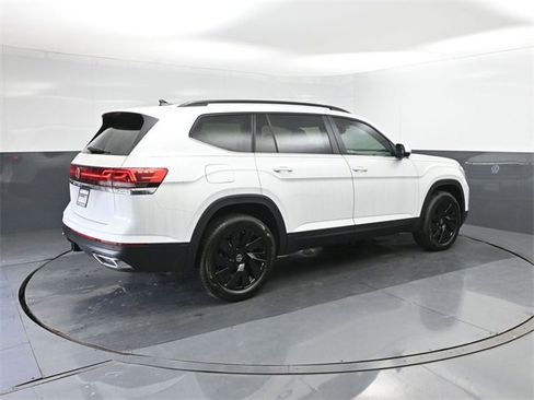 New 2026 Volkswagen Atlas SE image 15