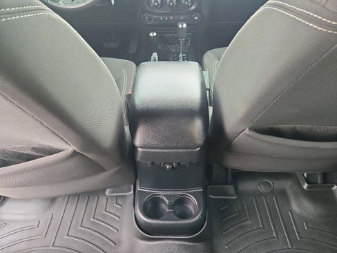 Used 2017 Jeep Wrangler Unlimited Sahara w/ Max Tow Package image 15