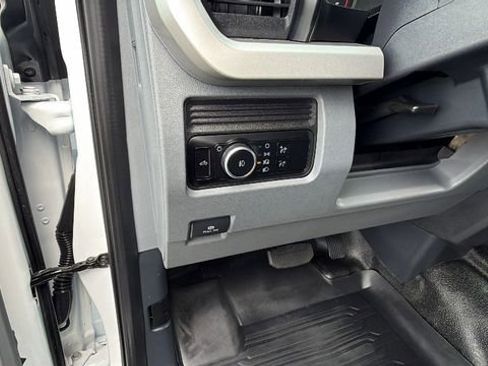 Used 2023 Ford F250 XL w/ XL Chrome Package image 31