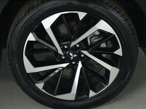 Used 2024 Mitsubishi Outlander SE image 10