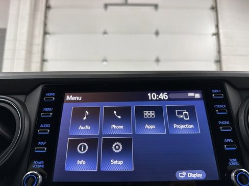 Used 2021 Toyota Tacoma TRD Off-Road image 27