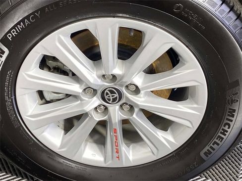 Used 2024 Toyota Grand Highlander XLE image 28