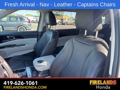 Used 2024 Kia Carnival EX FWD image 14