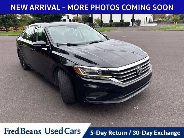 Used 2021 Volkswagen Passat 2.0T SE FWD image 1