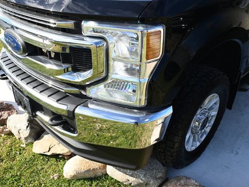 Used 2021 Ford F250 XLT w/ Camper Package image 10