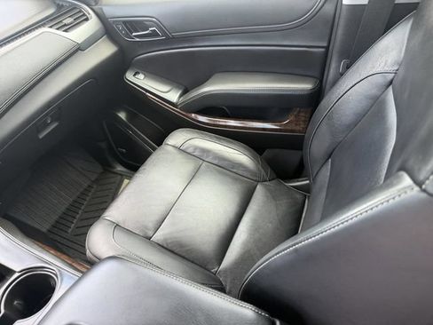 Used 2020 Chevrolet Suburban LT w/ Luxury Package AWD/4WD image 19