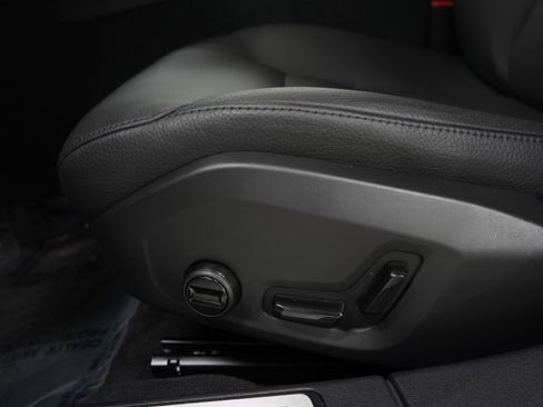 Used 2025 Volvo V60 B5 Cross Country Plus image 26