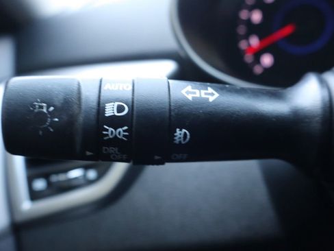 Used 2017 Hyundai Veloster FWD image 28