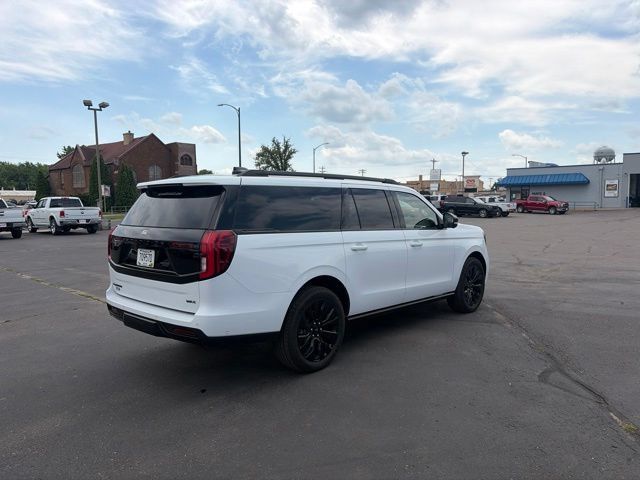 Used 2025 Ford Expedition Max Platinum w/ Stealth Appearance Package AWD/4WD image 5