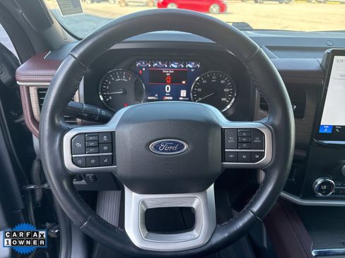 Used 2024 Ford Expedition Limited image 11