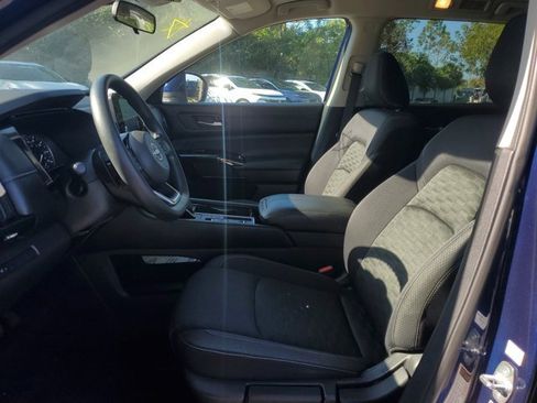 Used 2022 Nissan Pathfinder S image 27