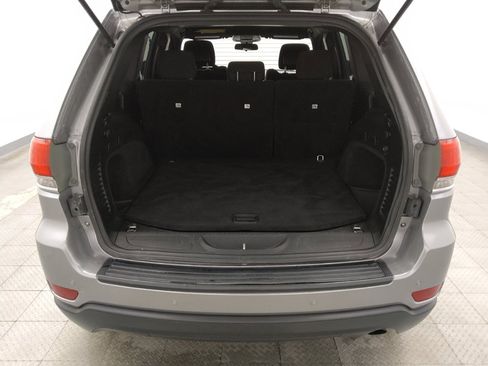 Used 2018 Jeep Grand Cherokee Laredo AWD/4WD image 29