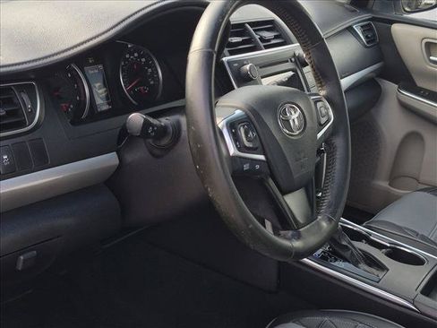 Used 2015 Toyota Camry SE FWD image 9