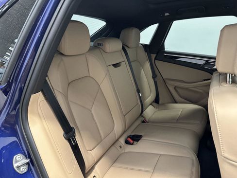 Certified 2026 Porsche Macan AWD/4WD image 42