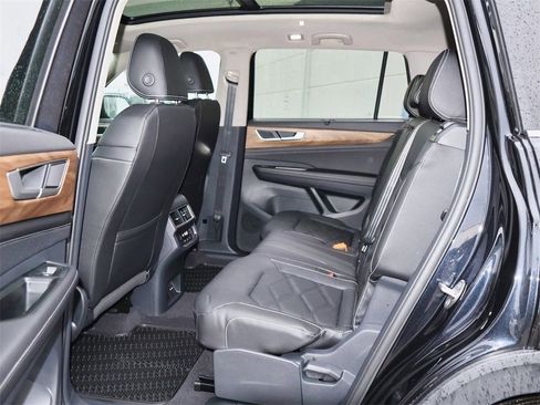 New 2026 Volkswagen Atlas SE FWD image 16