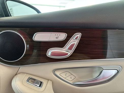 Used 2019 Mercedes-Benz GLC 300 w/ Premium Package image 22