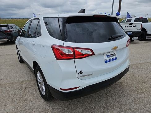 Used 2021 Chevrolet Equinox LS w/ LS Convenience Package FWD image 5