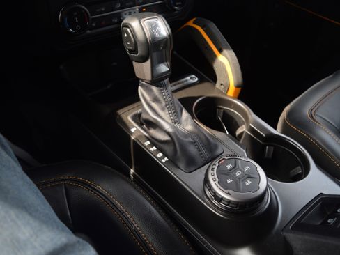 Used 2022 Ford Bronco Badlands image 12