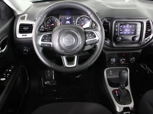 Used 2018 Jeep Compass Sport FWD image 7