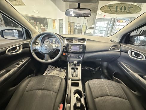 Used 2017 Nissan Sentra SV w/ Style Package image 12