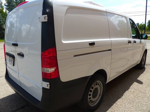 Used 2022 Mercedes-Benz Metris image 9