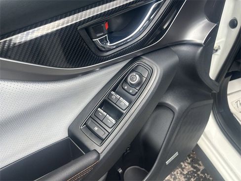 Used 2020 Subaru Crosstrek 2.0i Limited w/ Moonroof Package w/Navigation image 13