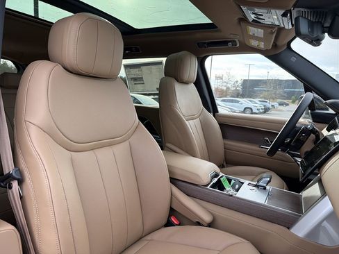 New 2026 Land Rover Range Rover Long Wheelbase SE image 16