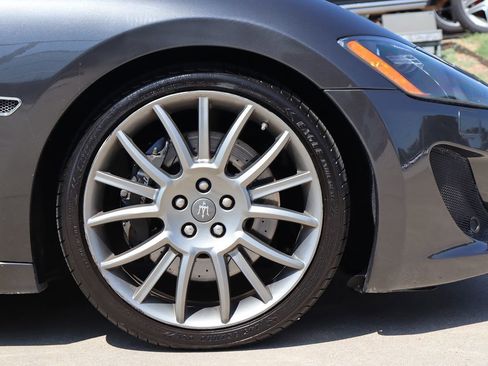 Used 2014 Maserati GranTurismo Sport image 40