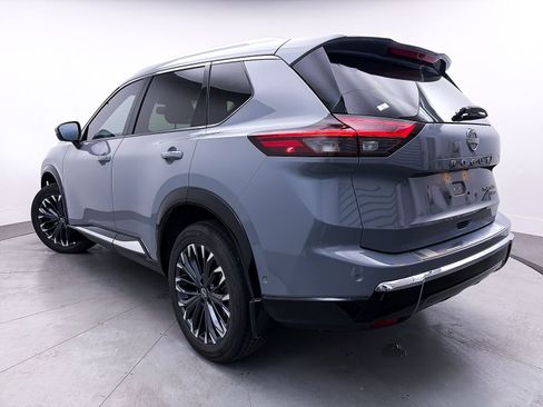 Used 2024 Nissan Rogue Platinum w/ Platinum Premium Package image 2