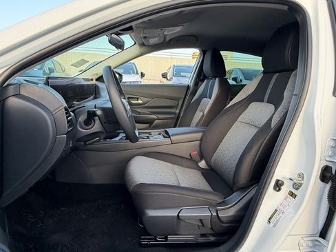 New 2026 Nissan Sentra SV FWD image 9