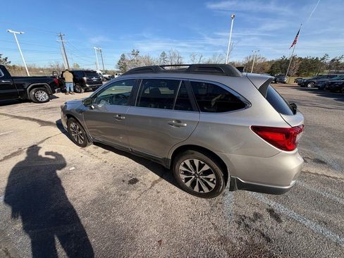 Used 2016 Subaru Outback 3.6R Limited image 5