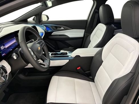 Certified 2024 Chevrolet Equinox EV LT AWD/4WD image 12