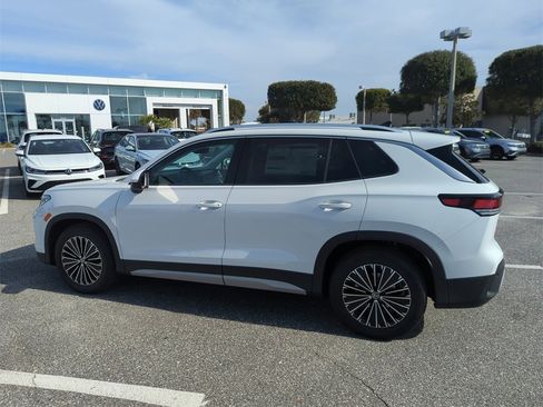 New 2026 Volkswagen Tiguan S image 10