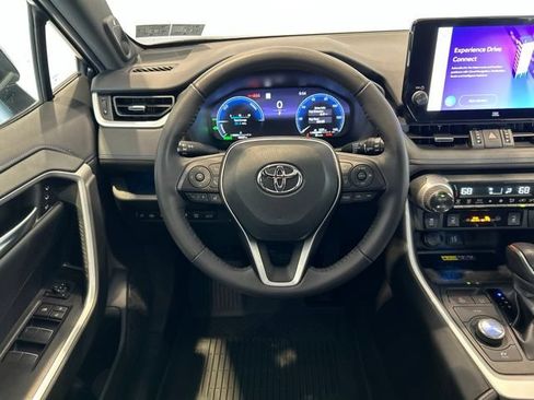 Used 2023 Toyota RAV4 XSE AWD/4WD image 11