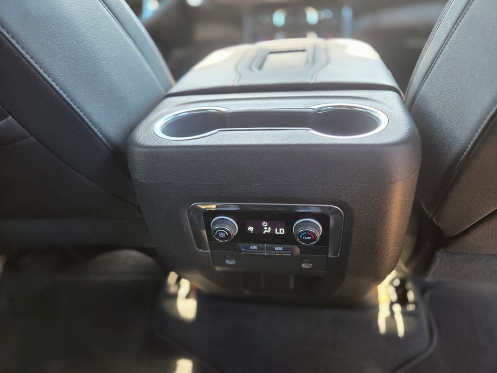 Used 2023 Chevrolet Suburban RST RWD image 12