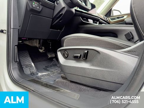 Used 2025 Volkswagen Atlas SE image 15