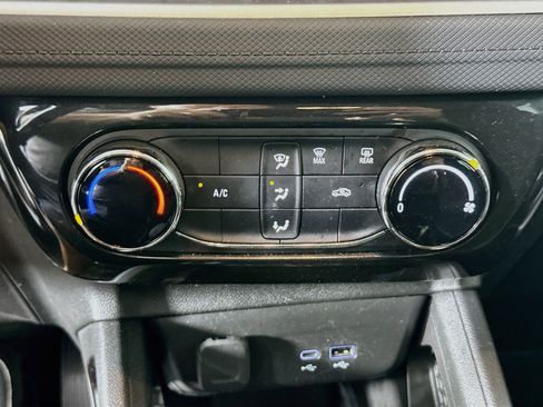 Used 2025 Chevrolet TrailBlazer LT FWD image 23