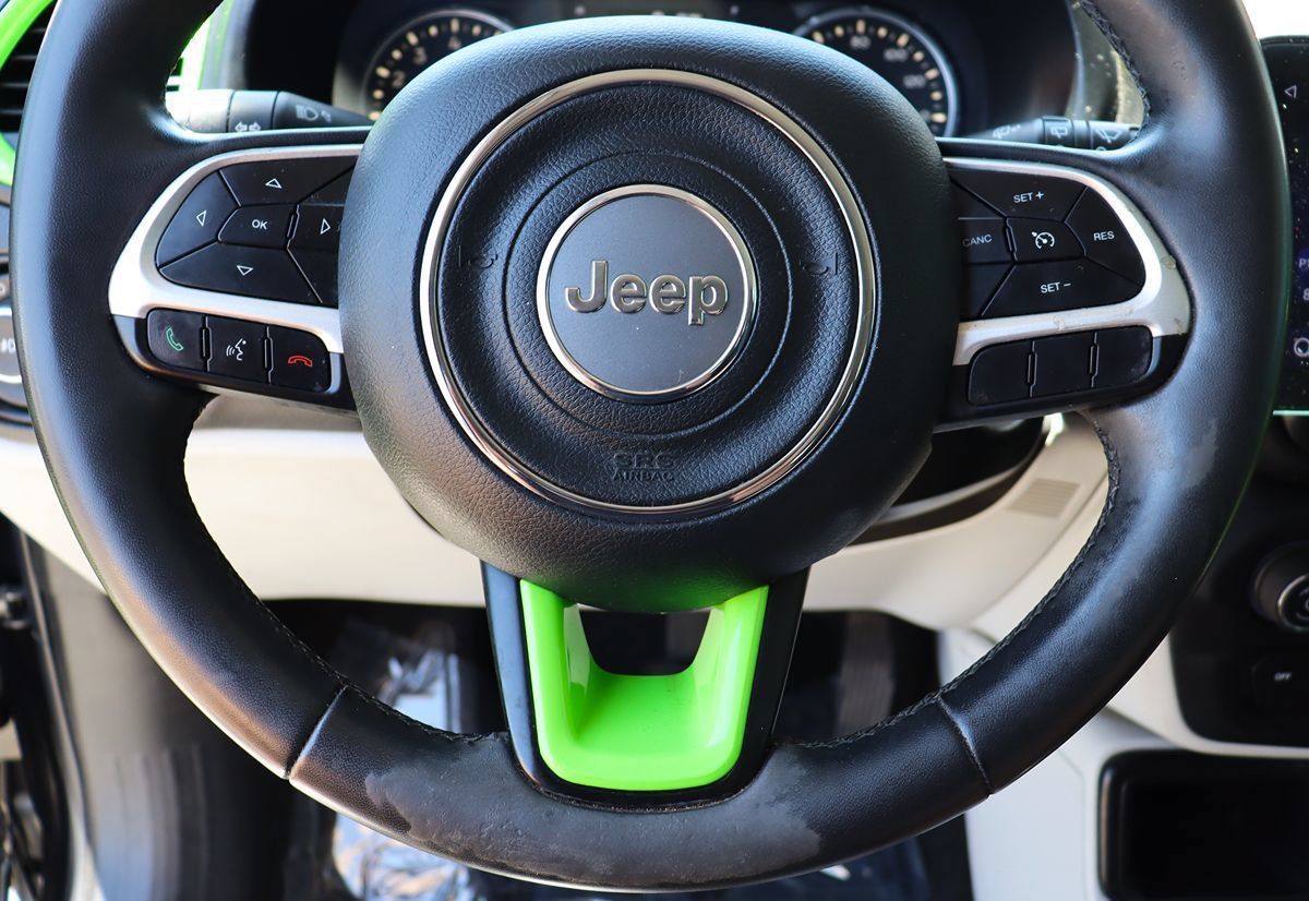 Used 2018 Jeep Renegade Latitude FWD image 55