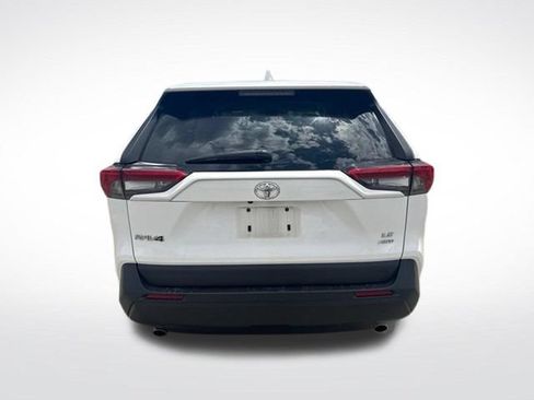 Used 2023 Toyota RAV4 LE AWD/4WD image 6