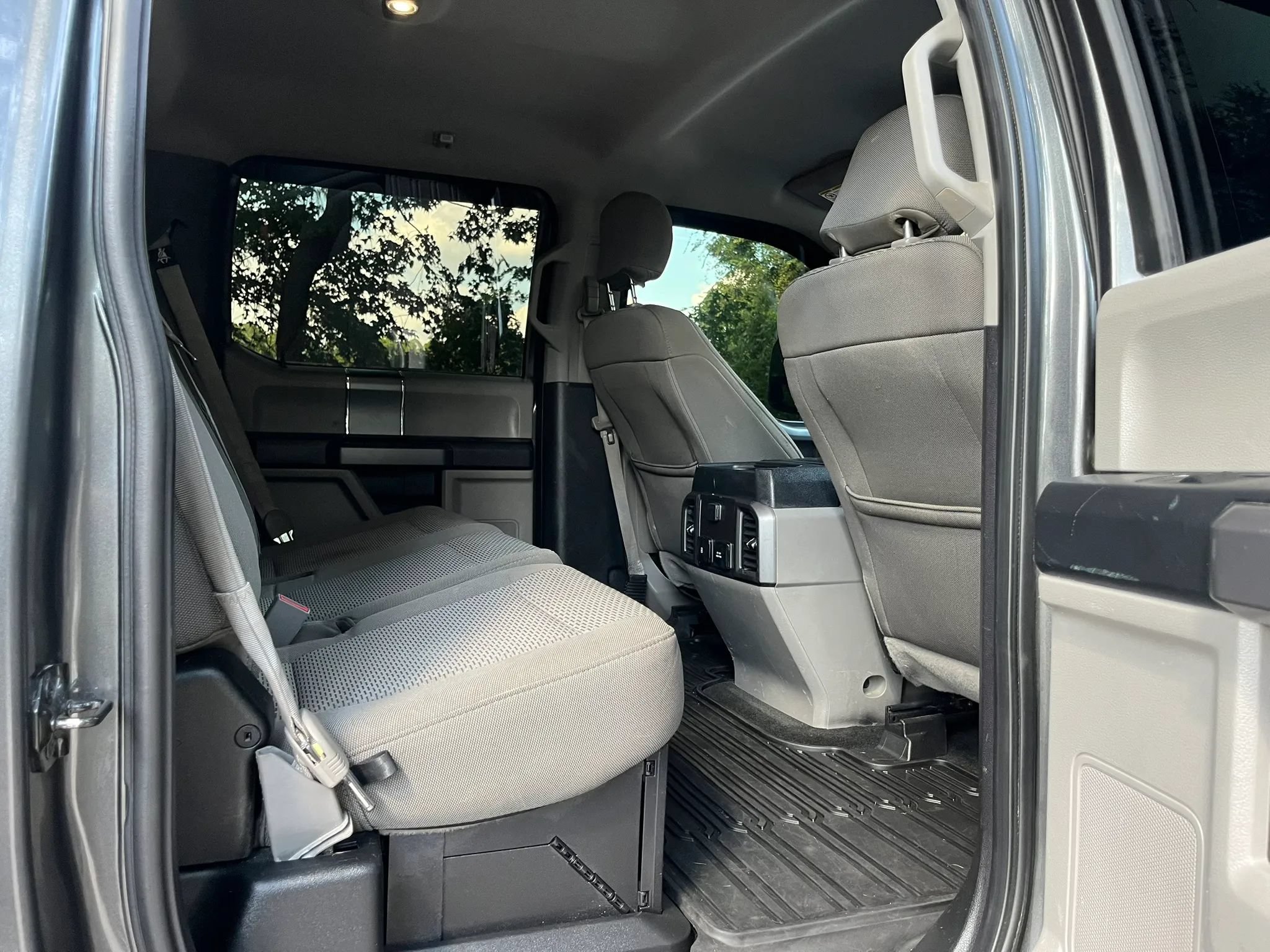 Used 2019 Ford F350 XLT w/ XLT Premium Package AWD/4WD image 17