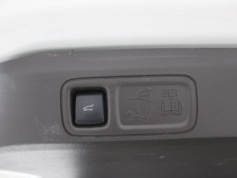 Used 2022 Lincoln Navigator L Reserve AWD/4WD image 17