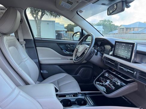 Used 2021 Lincoln Corsair AWD w/ Rear Removable Package Tray image 27