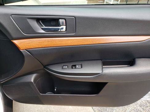 Used 2014 Subaru Outback 2.5i Limited w/ Moonroof Package AWD/4WD image 19